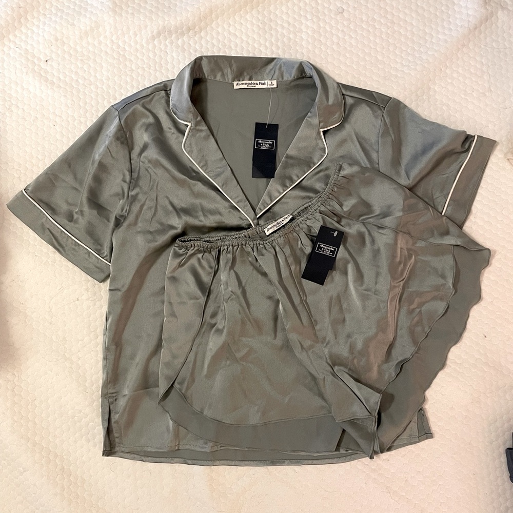 Abercrombie & Fitch Satin Short Pajamas Set, Size S, NWT